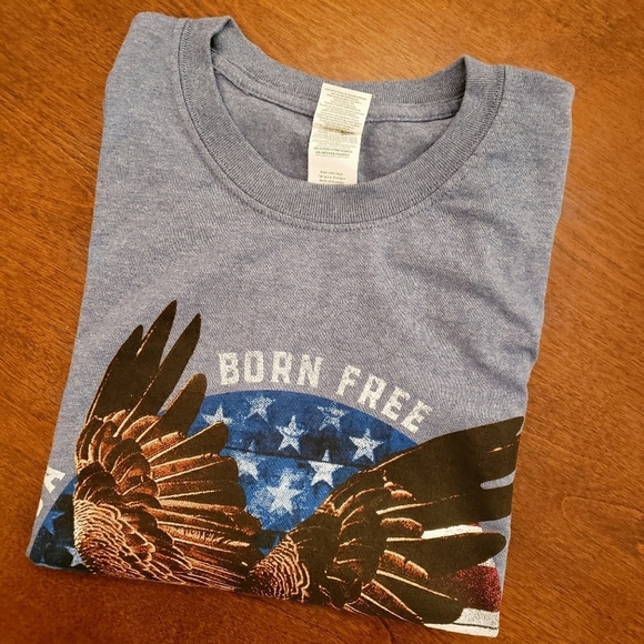 Graphic Tee Large - Picture 2 of 5